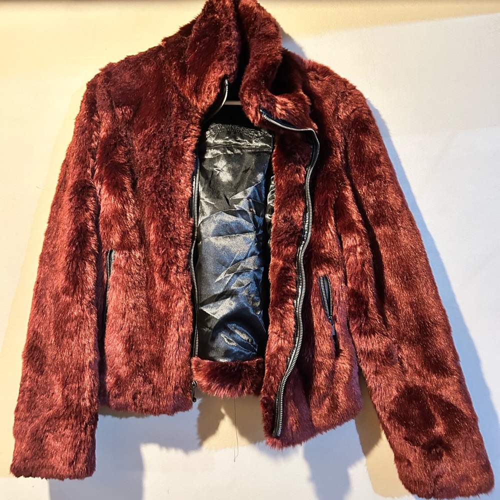 🍷Express faux fur coat